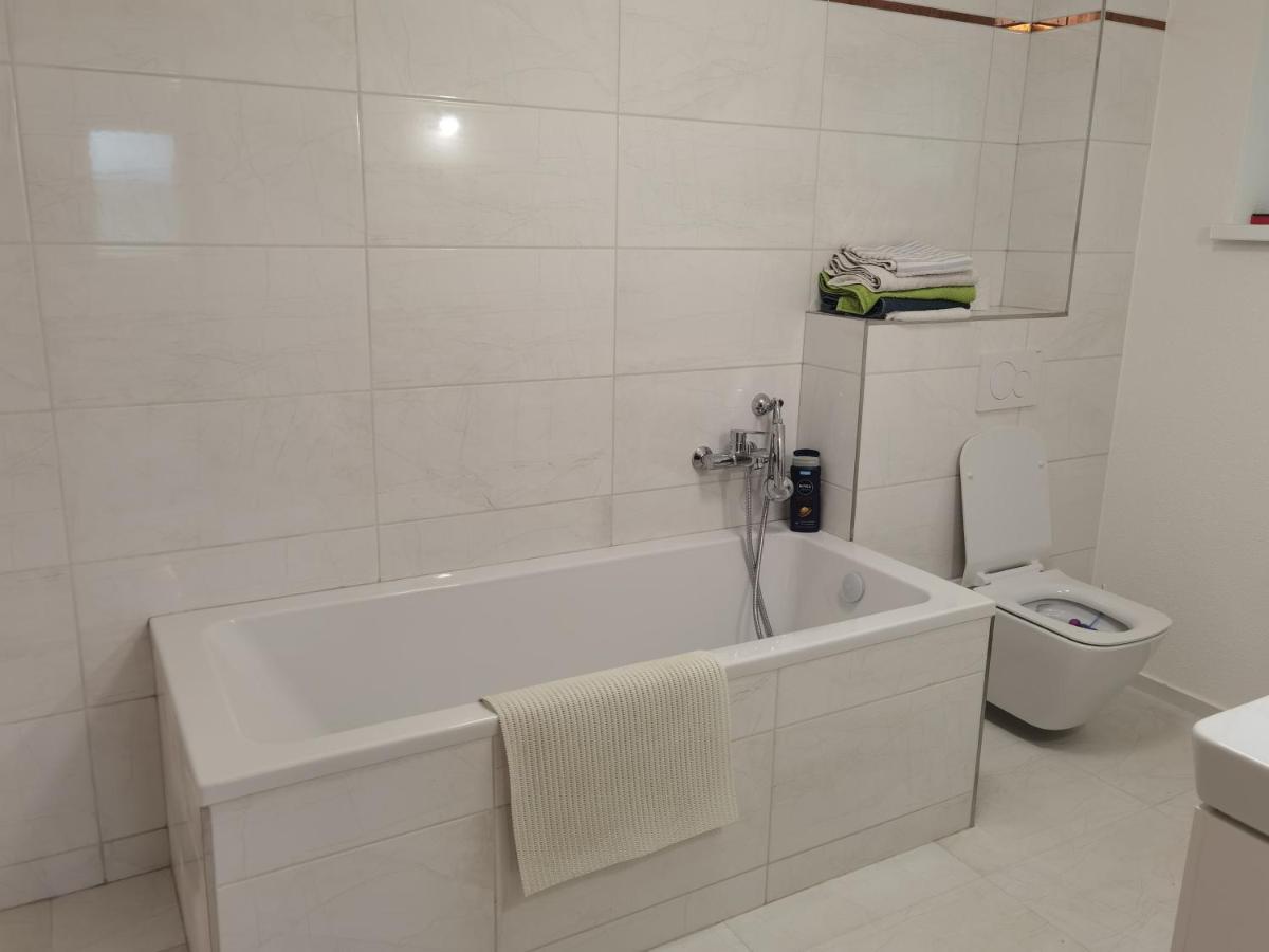 Sunset House Piestany Cervena Veza Apartment Banka ภายนอก รูปภาพ